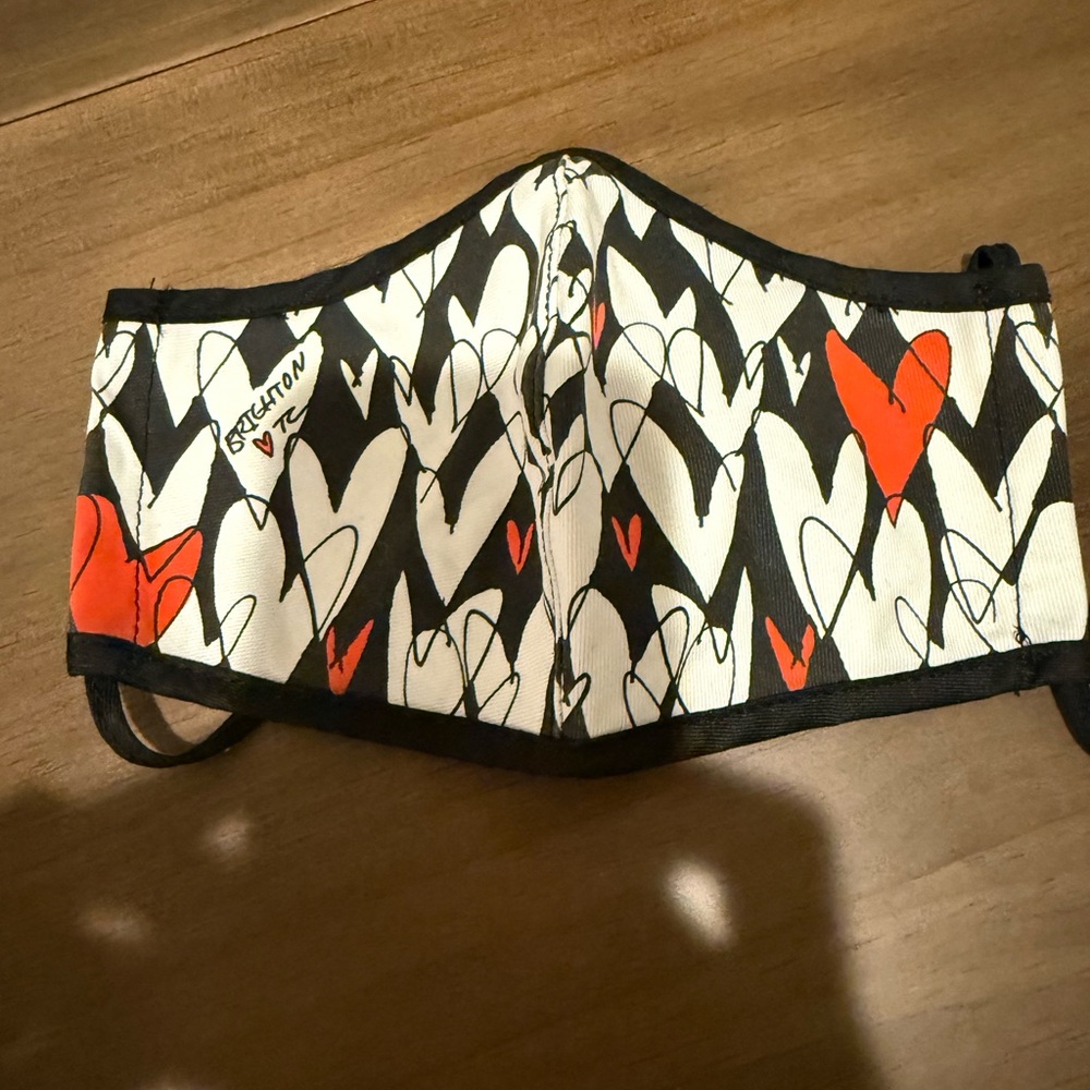 Brighton Heart Pattern Face Mask